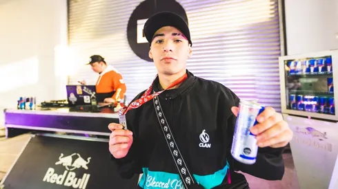 Sedy se sube a la micro de la Final Nacional de Red Bull Batalla de los Gallos gracias al cupo entregado por DEM.