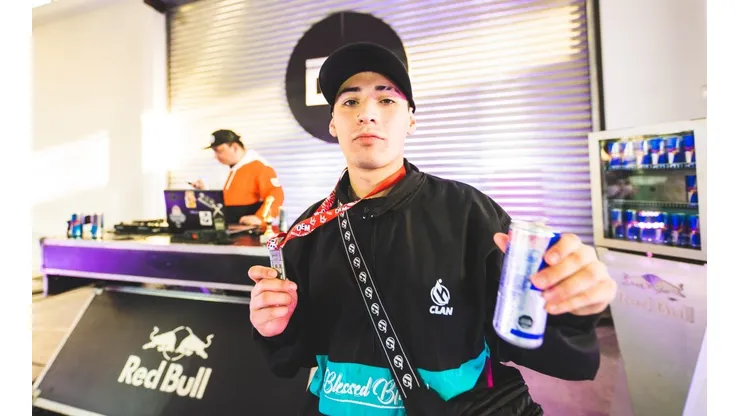 Sedy se sube a la micro de la Final Nacional de Red Bull Batalla de los Gallos gracias al cupo entregado por DEM.