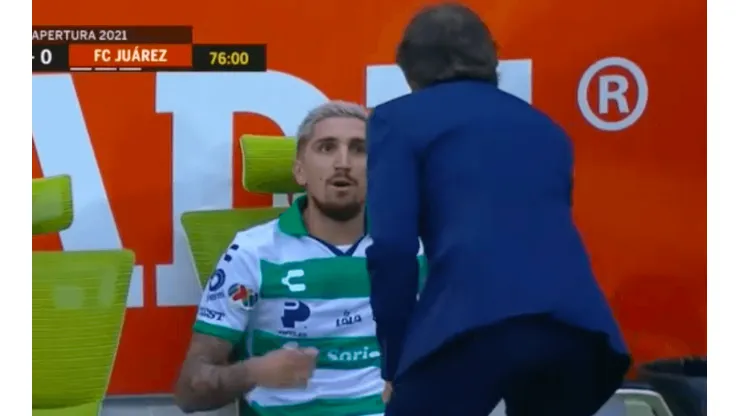 Valdés se enojó con el cambio de Almada y le reclamó con todo