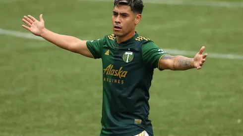 Mora fue titular: aportó con asistencia y golazo en la victoria de su equipo.