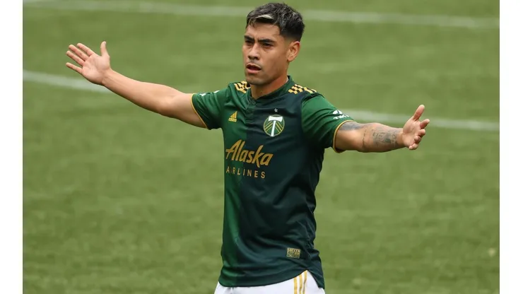Mora fue titular: aportó con asistencia y golazo en la victoria de su equipo.