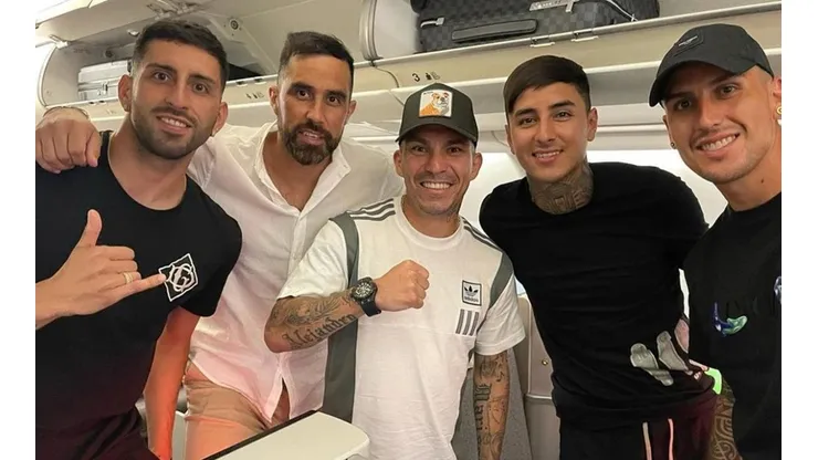Los seleccionados ya viajan a Chile para las Eliminatorias.
