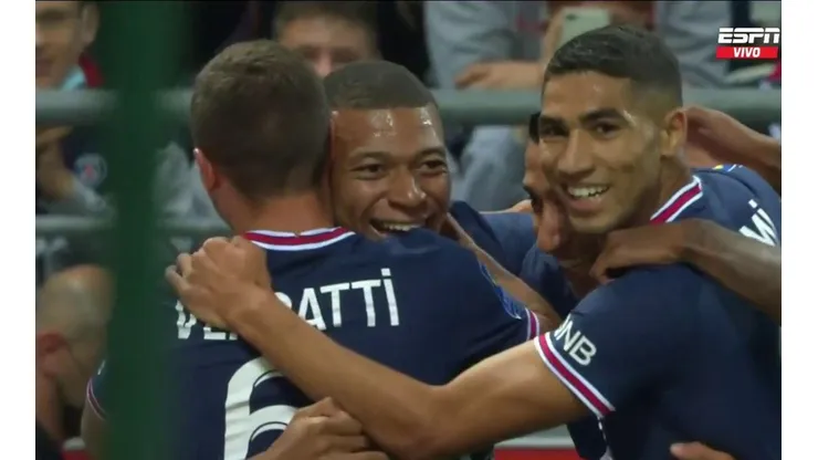 Mbappé celebra la apertura del marcador