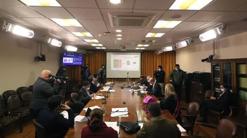 Iván Moreira, senador de la UDI, dijo lo siguiente: "No estoy de nuevo para esta nueva jugarreta de la oposición y de la izquierda: hoy el cuarto retiro, mañana el quinto, pasado mañana el sexto".