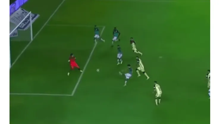 Dávila anotó el gol del empate ante América