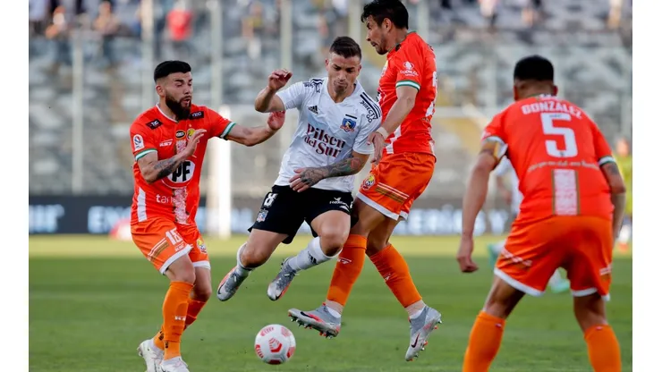Cobresal supera a Colo Colo en el Monumental.