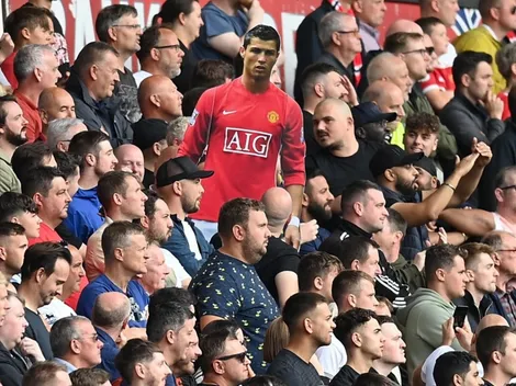 Hinchas "llevan" a Cristiano al estadio en su regreso al United