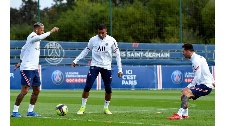 Neymar, Kylian Mbappé y Lionel Messi se preparan para jugar juntos