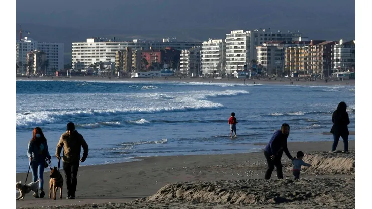 Revisa como viajar a otra región en Fase 4.