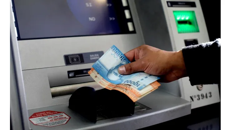 El pago de agosto comenzó este sábado 28 y puedes revisarlo en www.ingresodeemergencia.cl