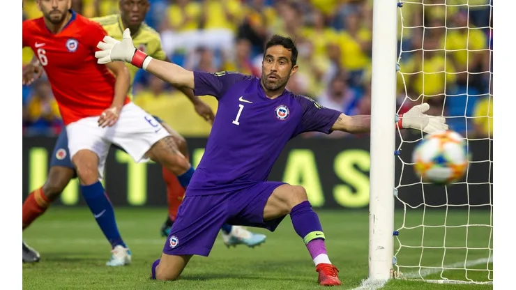 Claudio Bravo expresó su opinión sobre el conflicto entre los principales clubes europeos y la FIFA por la liberación de jugadores para las Eliminatorais Sudamericanas para el Mundial de Qatar 2022