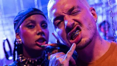 J Balvin junto a Tokischa, su colaboradora en la canción Perra.