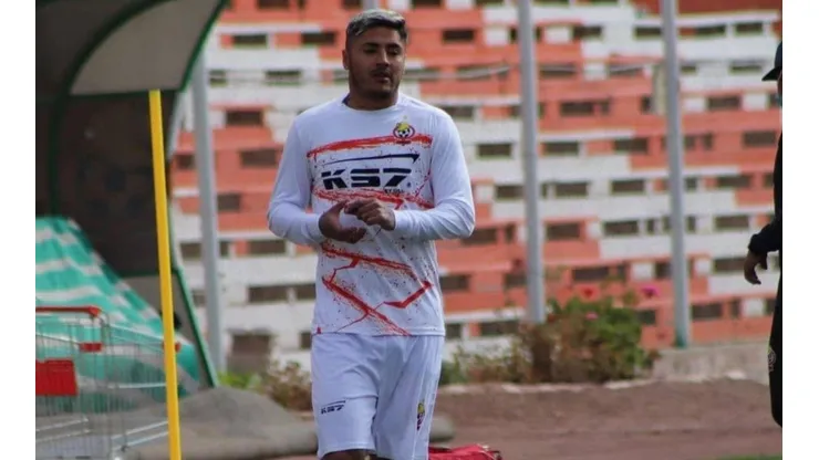 Juan Carlos Gaete entrenando en Cobresal. | Foto: @ClubdepCobresal