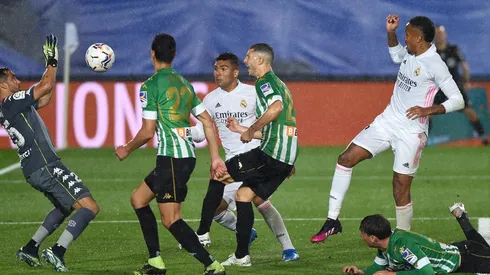 Claudio Bravo podría ser banca nuevamente en el Betis.