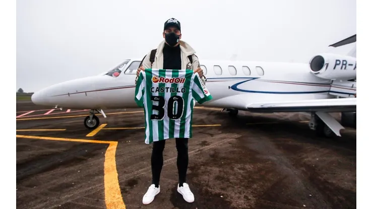 Nicolás Castillo fue oficializado como nuevo jugador de Juventude.