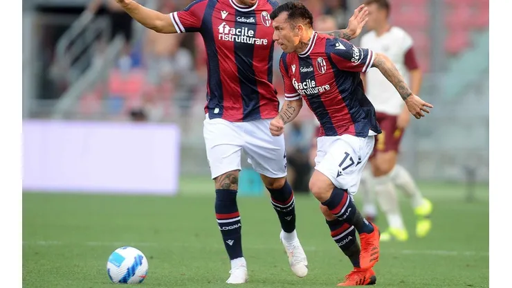 En Bologna esperan que Medel no se mueva a La Liga