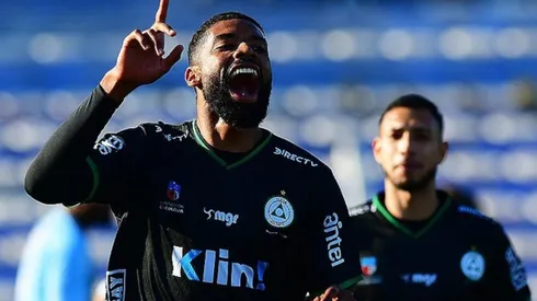 El delantero quiere jugar en Colo Colo.