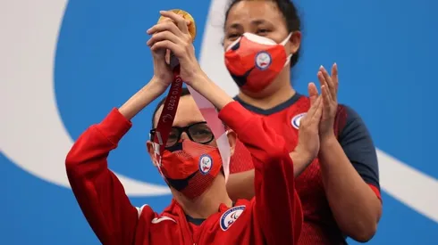 El chileno lideró las clasificatorias y luego las finales de 100 metros espalda.