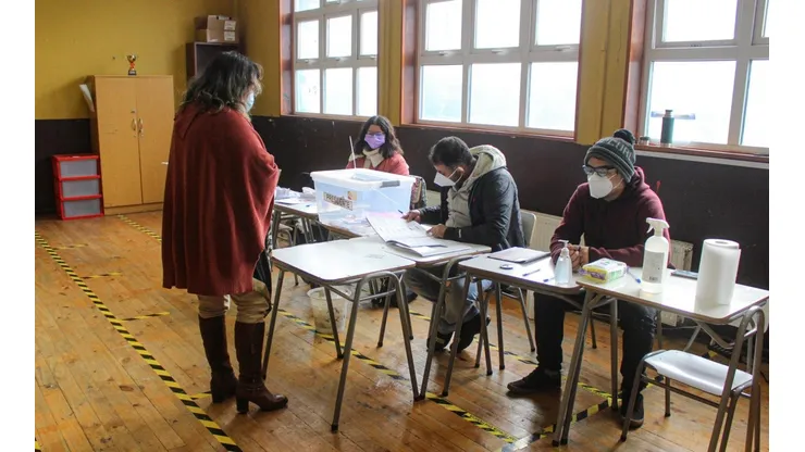 Junto a las elecciones de Senadores y Diputados, también se votará por Presidente de la República y Core. (Foto: Agencia Uno).