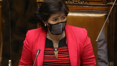 Yasna Provoste deja la presidencia del Senado para dedicarse a su candiatura
