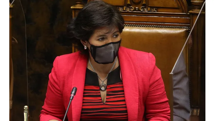 Yasna Provoste deja la presidencia del Senado para dedicarse a su candiatura