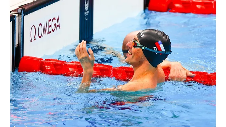 Alberto Abarza se llena de gloria al alcanzar la medalla de oro para Chile en la natación paralímpica de Tokio 2020