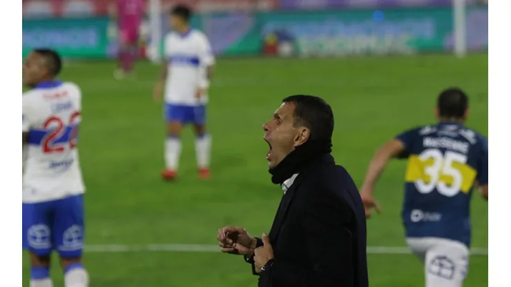 Gustavo Poyet es resistido por la afición de Universidad Católica.