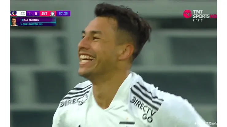 Morales festeja la apertura de la cuenta.