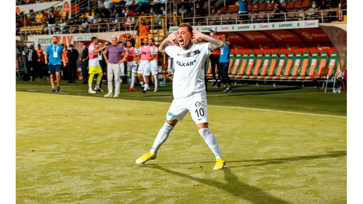 Martín Rodríguez festejando su gol en la goleada del Altay Spor.