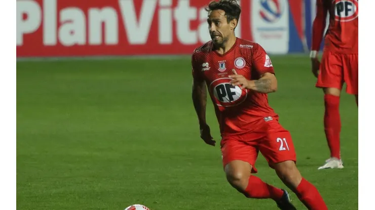 Valdivia seguiría su carrera en la Primera B.
