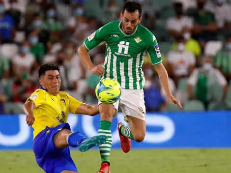 Prensa aplaude a Alarcón: "Se echó el equipo a la espalda"