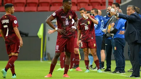 Peseiro renunció a Venezuela