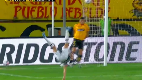 Ganso metió una chilena pero salió lesionado tras una mala caída