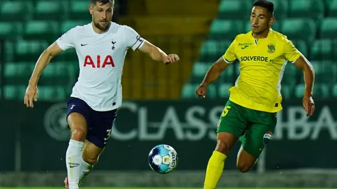 Delgado suma minutos en la victoria sobre Tottenham.
