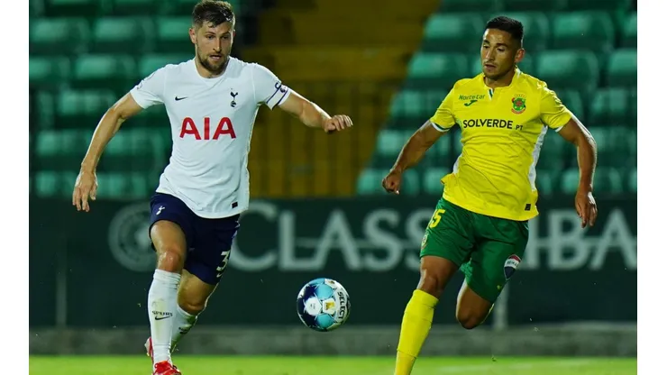 Delgado suma minutos en la victoria sobre Tottenham.