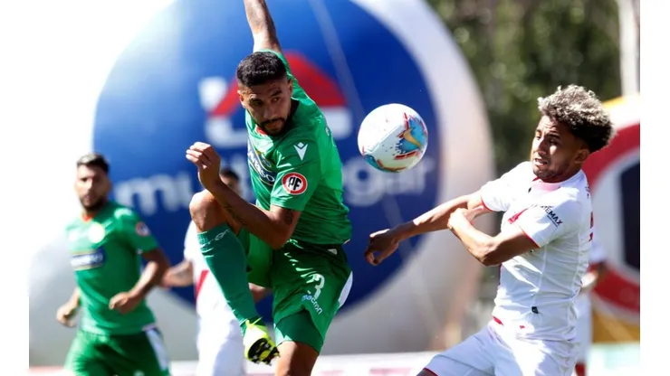 Curicó, que está penúltimo en el torneo con 13 puntos, tomó un respiro en su victoria 2 a 0 ante Palestino.