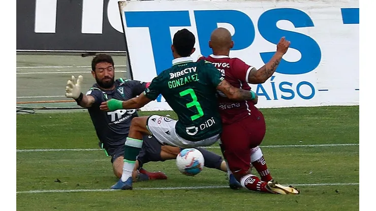 Humberto "Chupete" Suazo desmintió su salida de La Serena y aseguró que se quedará en el club papayero.