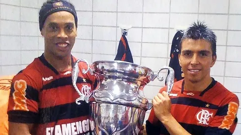 Ronaldinho y Gonzalo Fierro compartieron camarín en Flamengo durante 2011, año en el que el Fla se quedó con el Campeonato Carioca