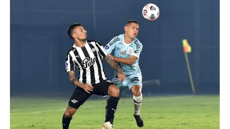 Libertad ganó en Paraguay y, gracias al gol de visita, avanza a semis de Sudamericana