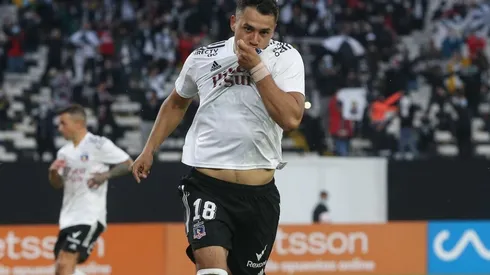 Morales celebrando en Colo Colo