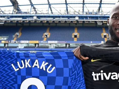 Romelu Lukaku toma la mufada camiseta 9 del Chelsea