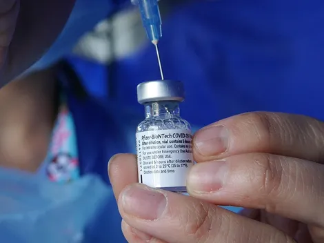 Adulta mayor muere tras recibir dosis de refuerzo de la vacuna Pfizer en Palmilla