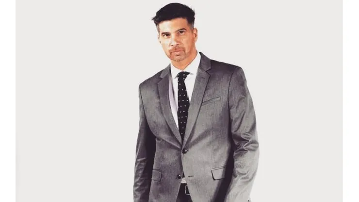 Mario Velasco ahora está a cargo de la conducción del programa de TV paga Zona de Estrellas.