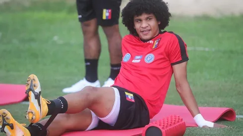 Eduard Bello se gana la oportunidad en la Vinotinto.