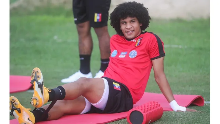 Eduard Bello se gana la oportunidad en la Vinotinto.