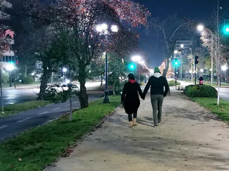 ¿Cuánto le falta a la RM para iniciar el toque de queda a las 00:00?