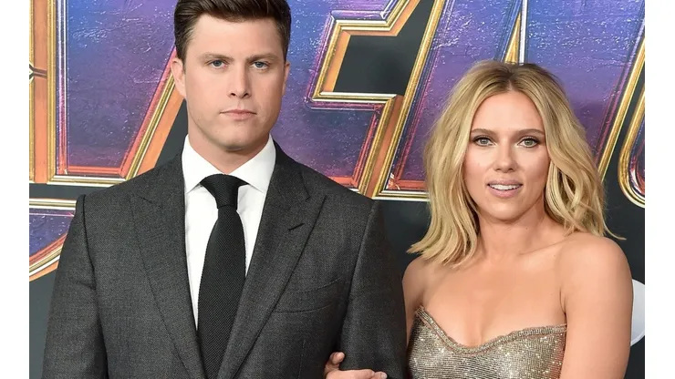 Scarlett Johansson y Colin Jost en la premiere de Avengers: Infinity War, en 2018.