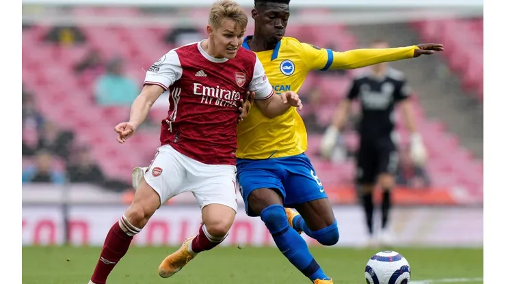 Martin Odegaard seguirá su carrera en el Arsenal por cinco temporadas.