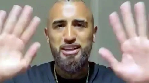 Una versión tierna de Arturo Vidal sorprendió con un saludo televisivo para su madre Jacqueline Pardo
