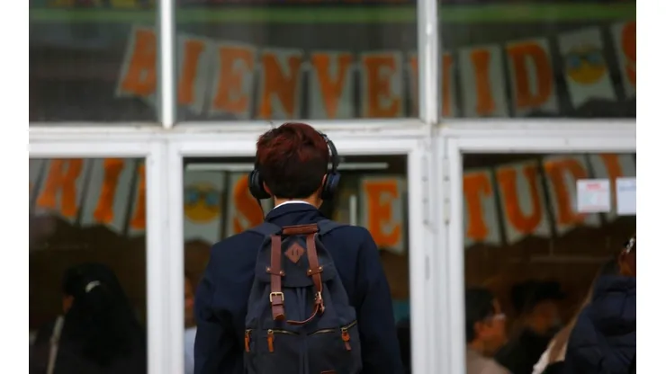 Plataforma web sigue disponible para apoderados que quieran postular a alumnos. (Foto: Agencia Uno).